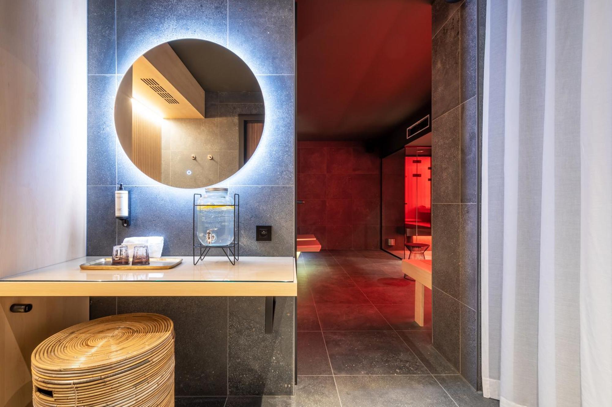 One Two Four - Hotel & Spa Ghent Exterior photo