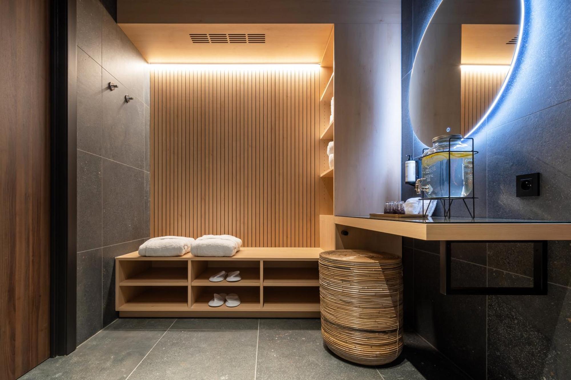 One Two Four - Hotel & Spa Ghent Exterior photo